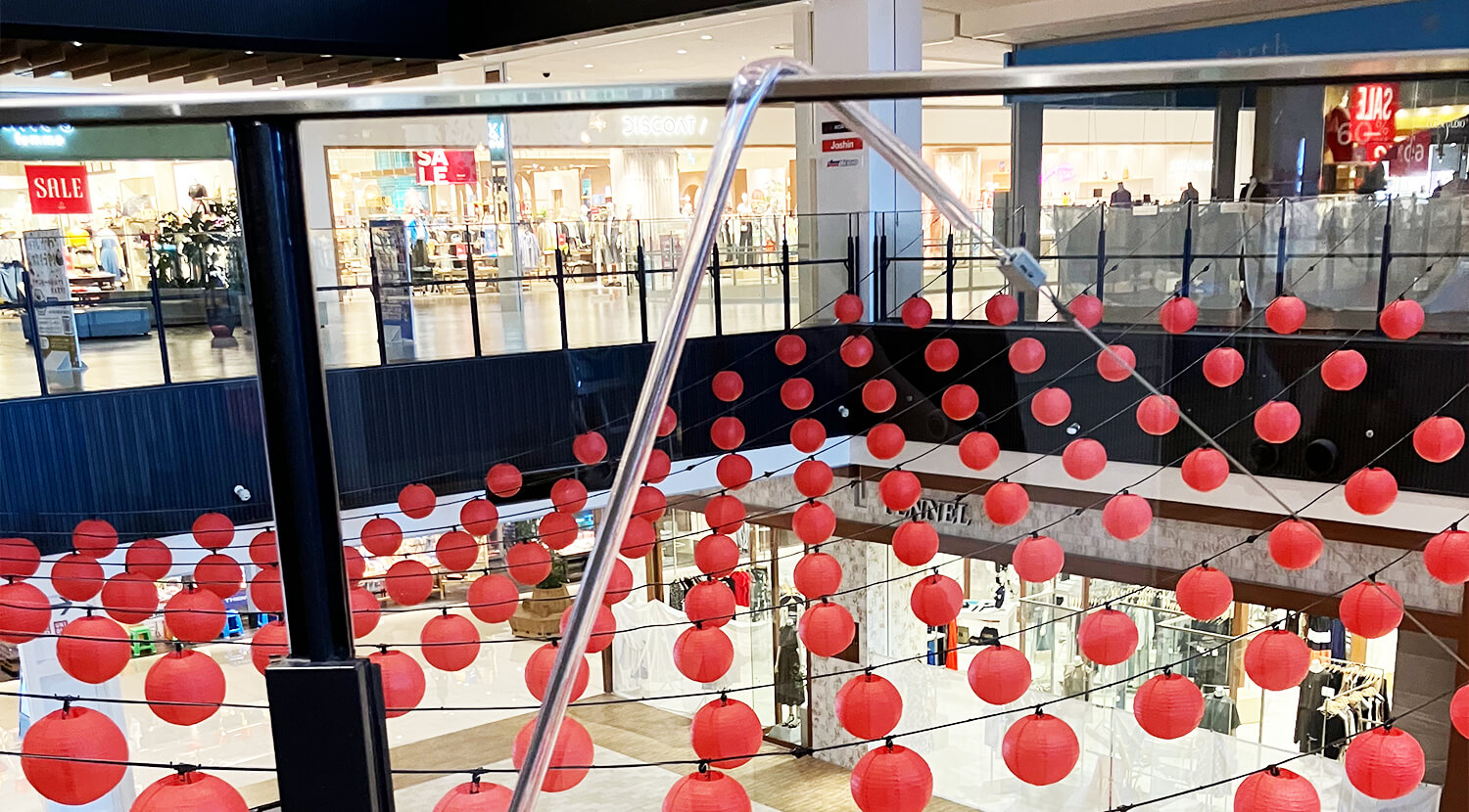 実際の吊りだけではなく固定用のワイヤーなどを取り付ける際に手すりなどの金物を傷付けない配慮も行なってます　イメージ画像